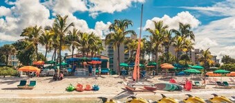 GUEST FAVORITE! Luxury Coastal Home - Bonita Beach Retreat! Pet Friendly!