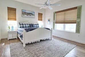 3 bedrooms, desk, iron/ironing board, travel cot - GUEST FAVORITE! Luxury Coastal Home - Bonita Beach Retreat! Pet Friendly! (Bonita Springs)