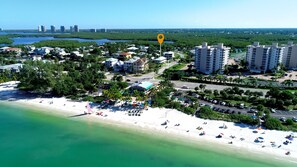 Beach nearby, sun-loungers, beach towels - GUEST FAVORITE! Luxury Coastal Home - Bonita Beach Retreat! Pet Friendly! (Bonita Springs)