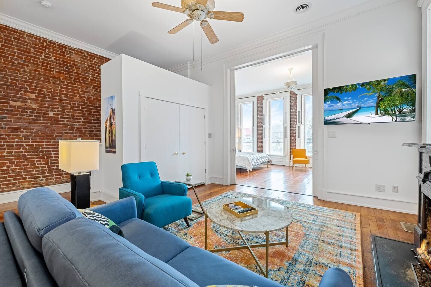 2 habitaciones, tabla de planchar con plancha, wifi y ropa de cama 