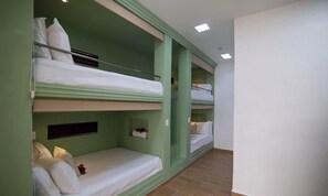 4 bedrooms, free WiFi, bed sheets