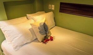 4 bedrooms, free WiFi, bed sheets
