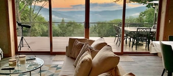"Sugar Mountain" Is a brand new home with magical views and breathtaking sunsets