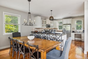 Fridge, microwave, oven, stovetop - Upscale Private Spacious Lodge, Mountain Views, Fire Pit, Arcade Games, Hot Tub (Sevierville)