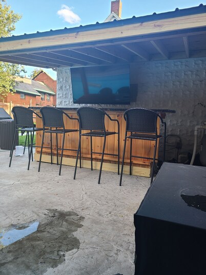 Midway between Saratoga Springs and Lake George