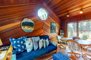 TV, fireplace, DVD player, ping pong