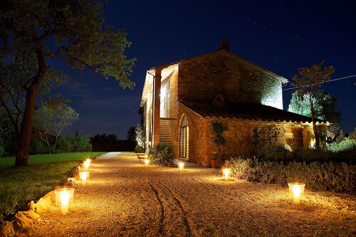 Agello Country lake villa 6 bedrooms 6 bathrooms with air condition