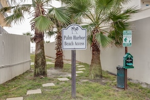 Property grounds - 4 Bedrooms House, Sleep 14, over 1000 sqft balconies, Beach Access, BoatSlip (Orange Beach)