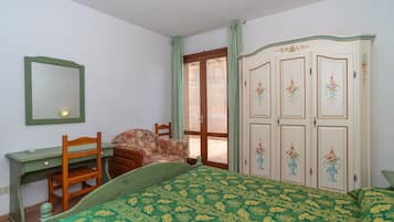 2 bedrooms, bed sheets