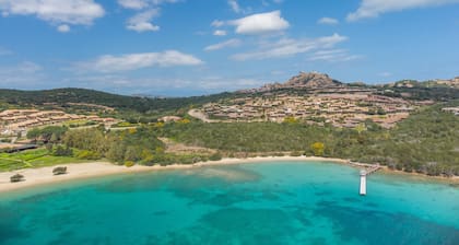 Ferienwohnung "Trilocale N8 - Porto Mannu" mit Meerblick und Terrasse