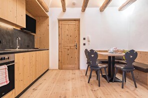 Réfrigérateur, four, plaque de cuisson, lave-vaisselle