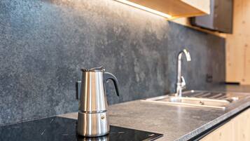 Refrigerador, horno, parrilla de estufa y lavavajillas