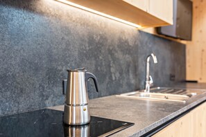 Refrigerador, horno, placa de cocina, lavavajillas