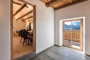 Living area - Hatzeshof-Alpenglück vacation apartment with mountain view, WLAN, balcony & garden (Lajen)