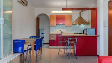 Macchina per tè/caffè, frigorifero, microonde, forno