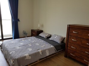 2 bedrooms, iron/ironing board, free WiFi, bed sheets