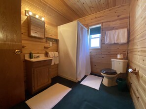 Bruser, hårtørrer, håndklæder, Sæbe