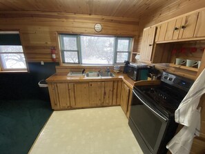 Fridge, microwave, oven, stovetop - Spacious Studio apartment. Private parking w/garage. (McMillan)