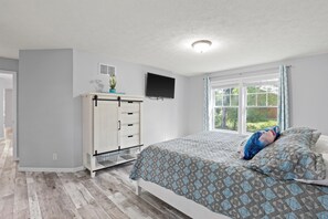 6 bedrooms, free WiFi, bed sheets