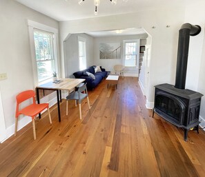 Fireplace, books, stereo, offices