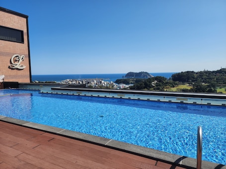 Seasonal outdoor pool