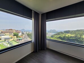 View from room - Casaloma Hotel (Seogwipo)