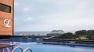 Seasonal outdoor pool