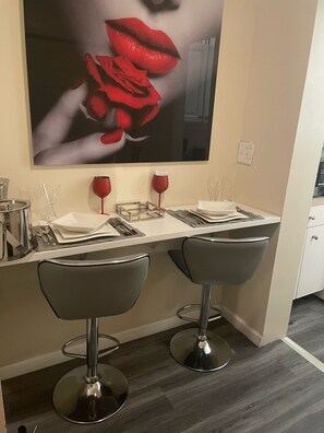 Interior - 🌴Luxe Oasis🌴Superhost🌴Post-Op🌴Solo & Couples Escape in Miami🌴 (Miami)