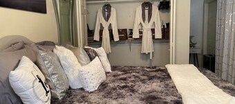 🌴Luxe Oasis🌴Superhost🌴Post-Op🌴Solo & Couples Escape in Miami🌴