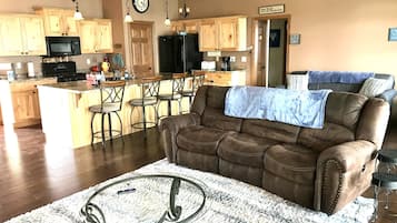 TV connectée, cheminée, lecteur de DVD