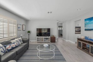 Smart TV - Polynesian Gardens Villa: Renovated, Near Crescent Beach, Pool, Patio & Modern Comforts! (Siesta Key)