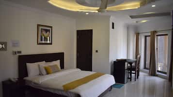 Executive Suite | Free WiFi, bed sheets