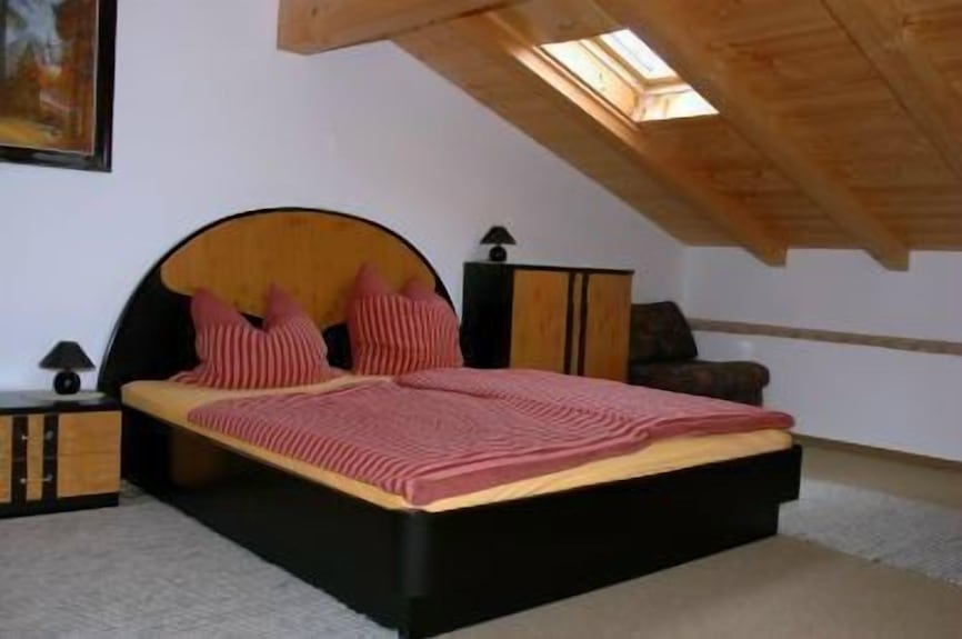 Ferienwohnung Im Bauernhof, 2 Schlafzimmer, Wohnküche, Dusche/wc, Balkon - Teisendorf