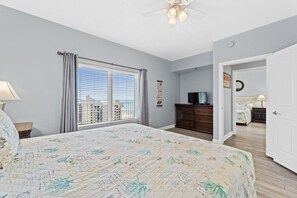 5 bedrooms, iron/ironing board, free WiFi, bed sheets - 1322 Pool & Beach views, w/2 parking passes, lagoon-style pool & indoor pool (Panama City Beach)