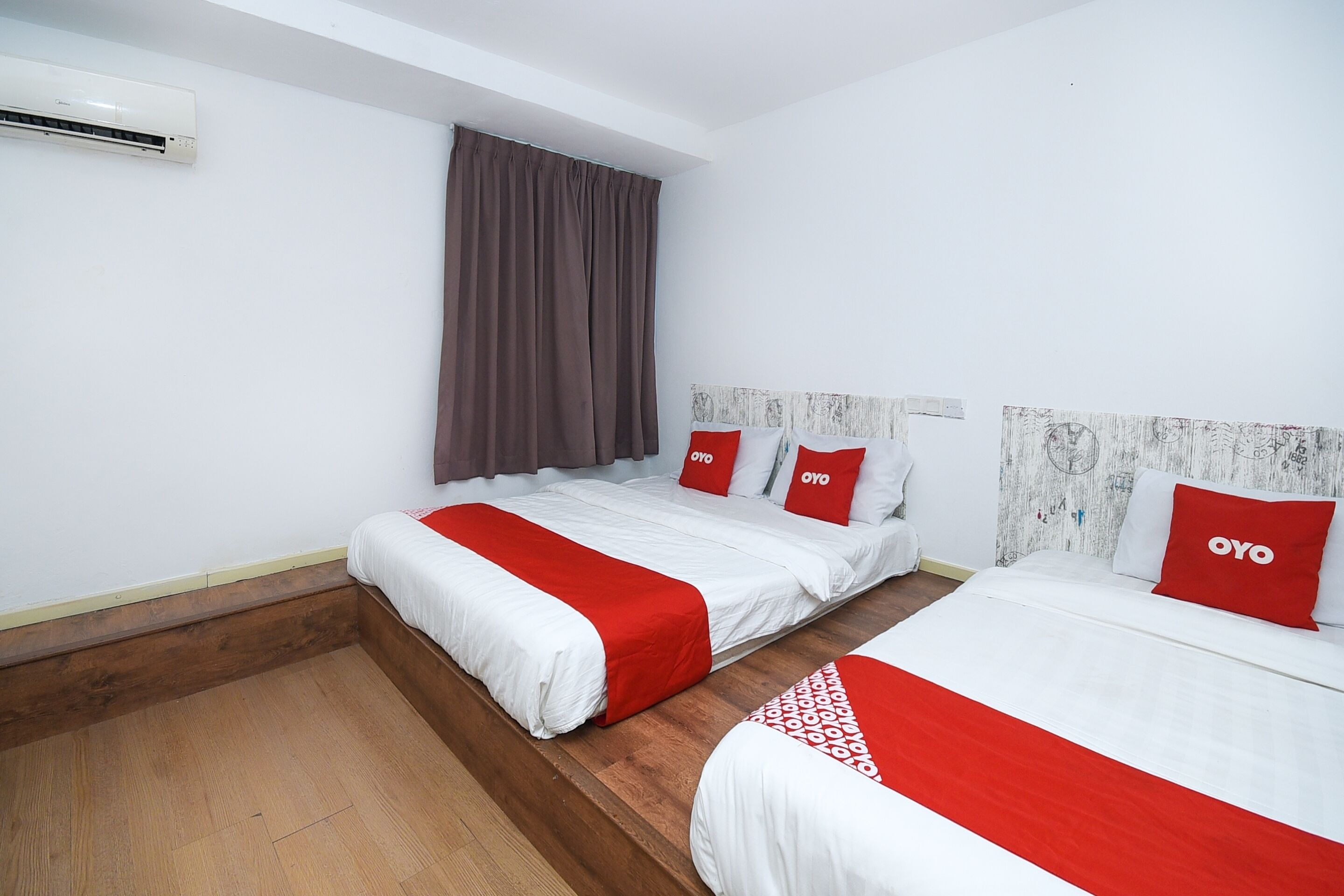 superior suite | desk, laptop workspace, free wifi, bed sheets