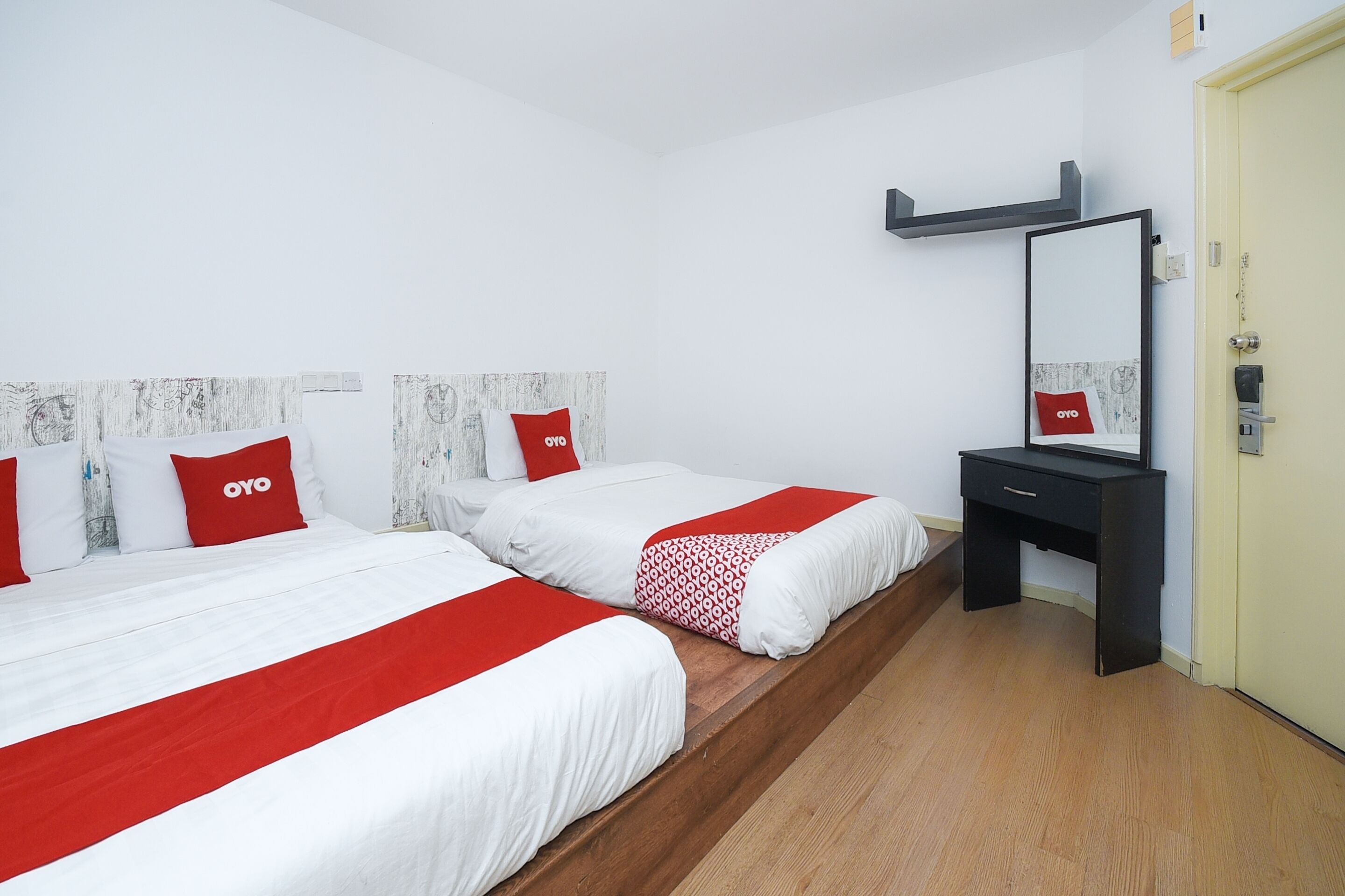 Desk, laptop workspace, free WiFi, bed sheets