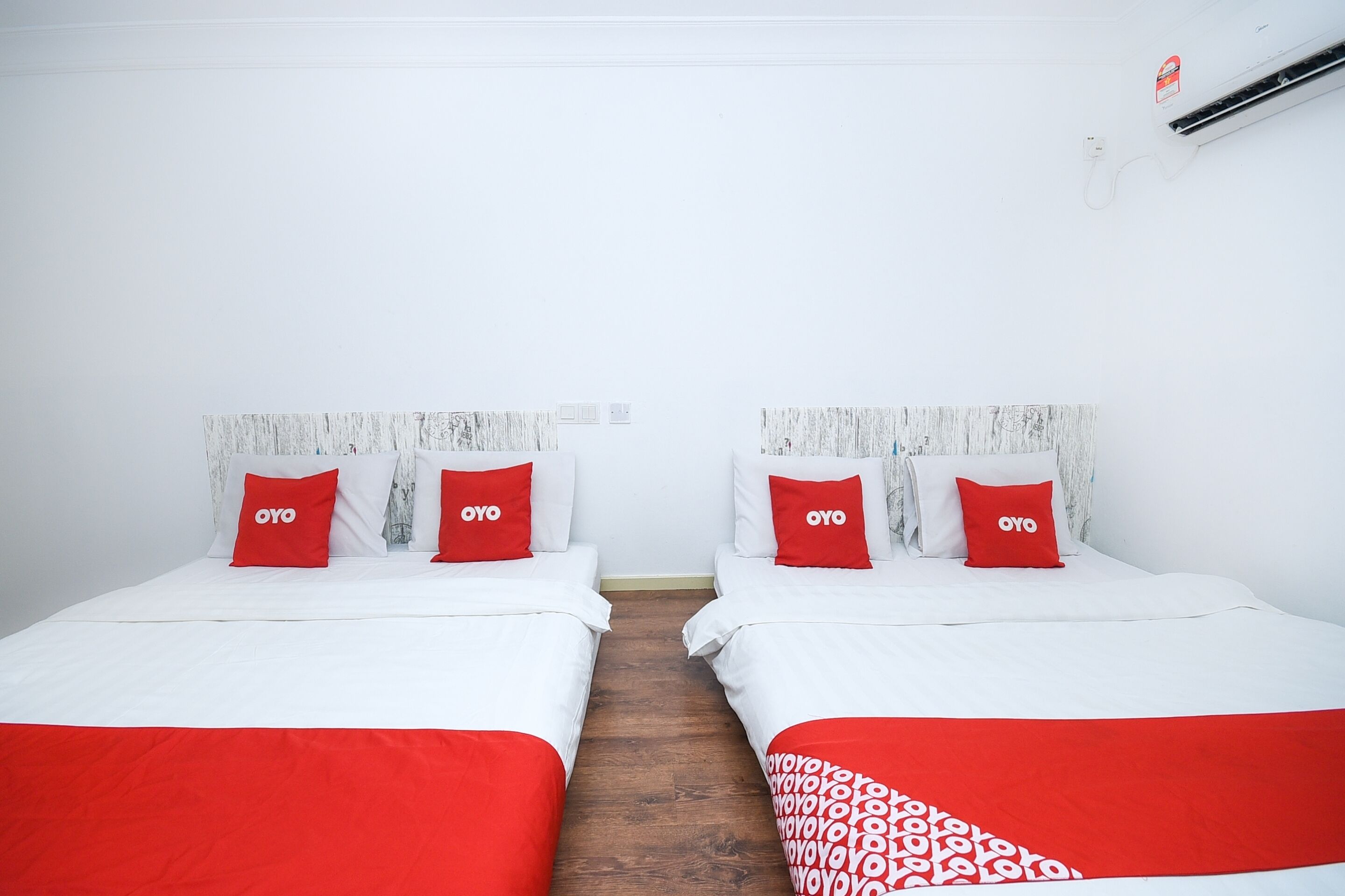 family suite | desk, laptop workspace, free wifi, bed sheets