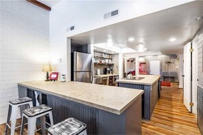 Condo, 2 Bedrooms | Private kitchen