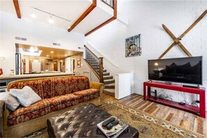 Condo, 2 Bedrooms | Living room