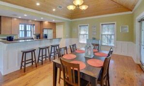 House, 3 Bedrooms | Dining