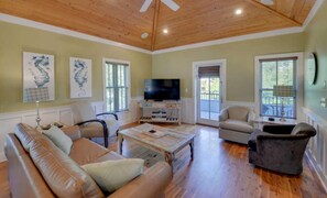 House, 3 Bedrooms | Living room