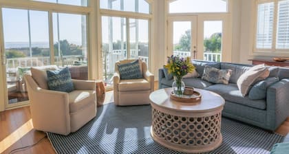 Mesmerizing Oceanfront Views! 3 Min. Walk to Quiet Beach & Community Pool w/ Cabana