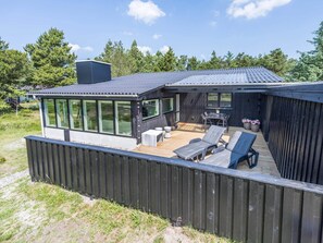 Outdoor dining - 7 Person Holiday Home in Henne (Henne)