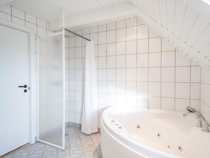 Spa treatment - 6 Person Holiday Home in Hvide Sande (Hvide Sande)