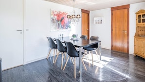 House | Dining - 6 Person Holiday Home in Tarm (Tarm)