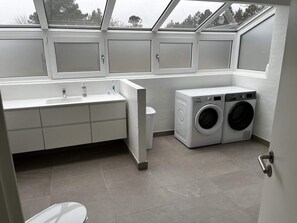 Bathroom - 8 Person Holiday Home in Henne (Henne)