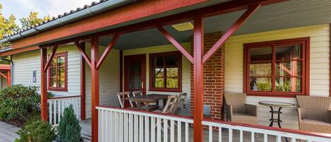House | Outdoor dining