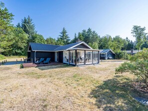 Exterior - 6 Person Holiday Home in Henne (Henne)