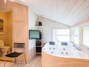Spa treatment - 6 Person Holiday Home in Oksbol (Oksbol)