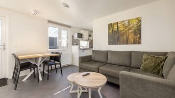 Chalet | Woonkamer | Een televisie